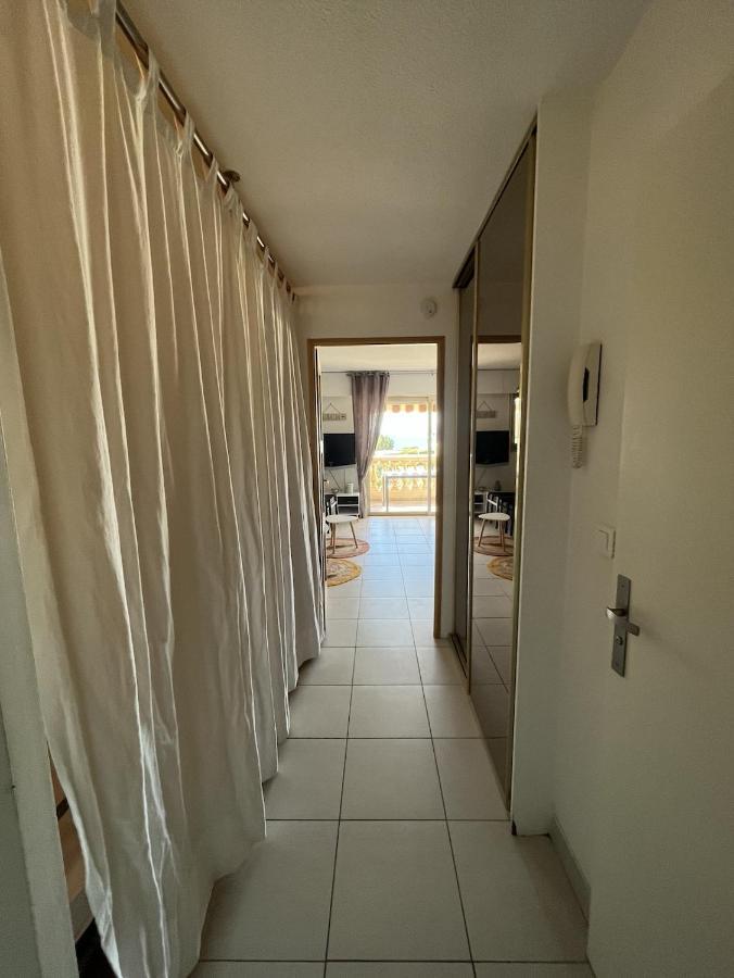 Appartement Face A La Plage Saint-Raphael  Exterior photo